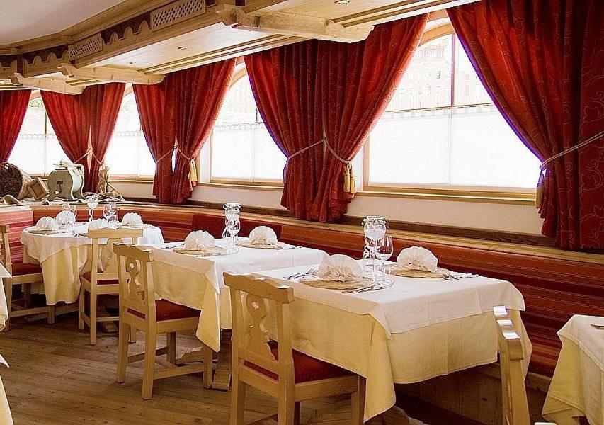 Hotel Madonnina Resort And Wellness Soraga Εξωτερικό φωτογραφία